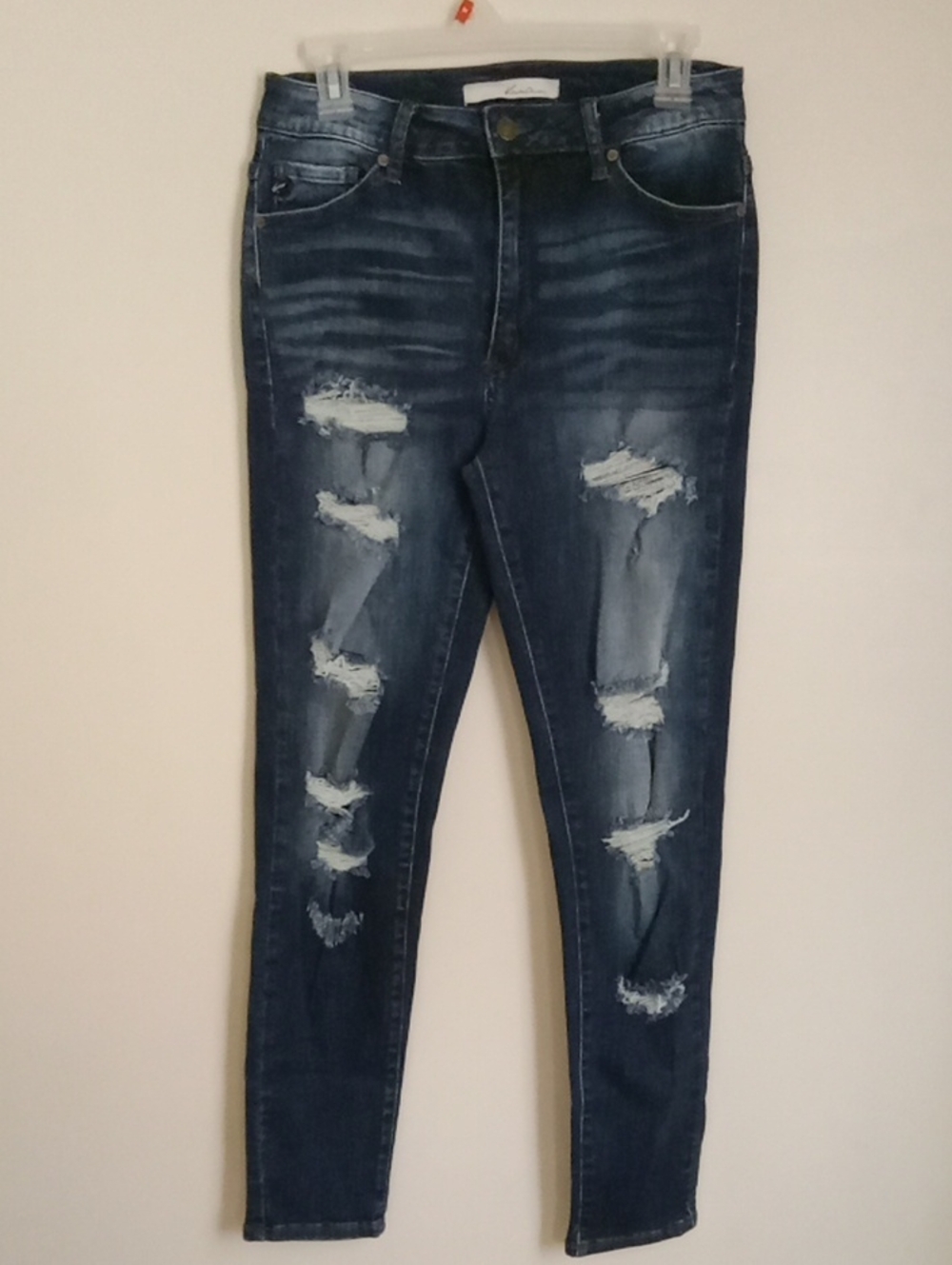 NWT KanCan Distressed Jegging Jeans